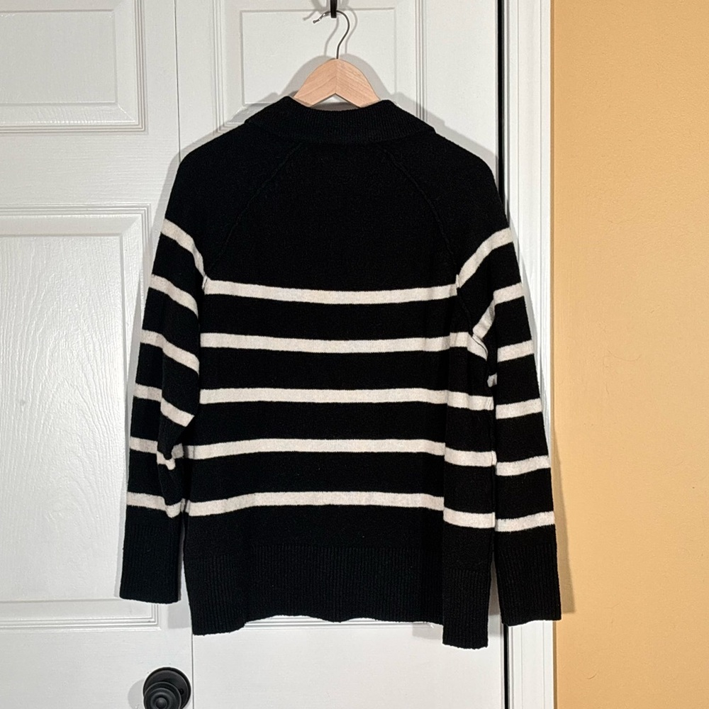 Aerie Black and White Striped Women's Sweater - Picture 4 of 6